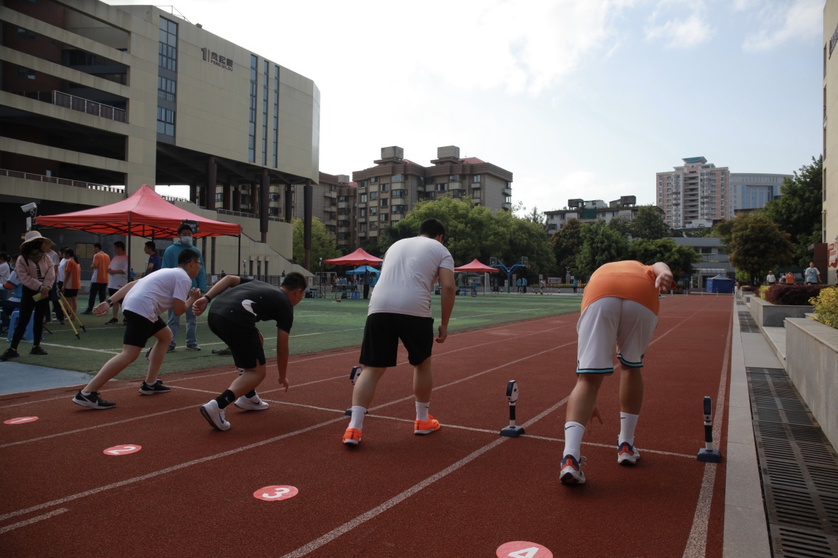 2022年铜盘中学青青草视频污下载中考模拟考